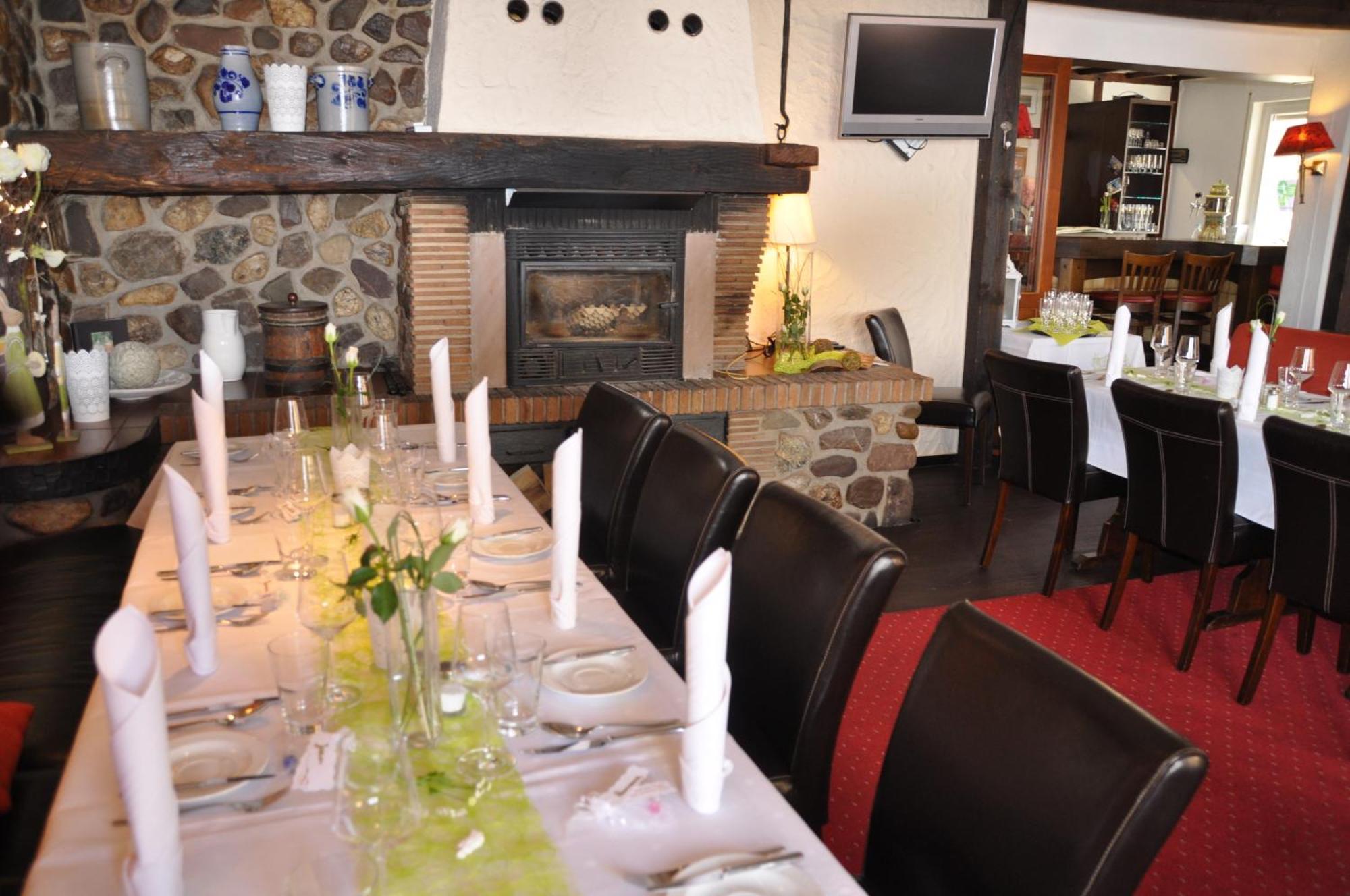 Gasthaus Zur Rebe Меринг Экстерьер фото