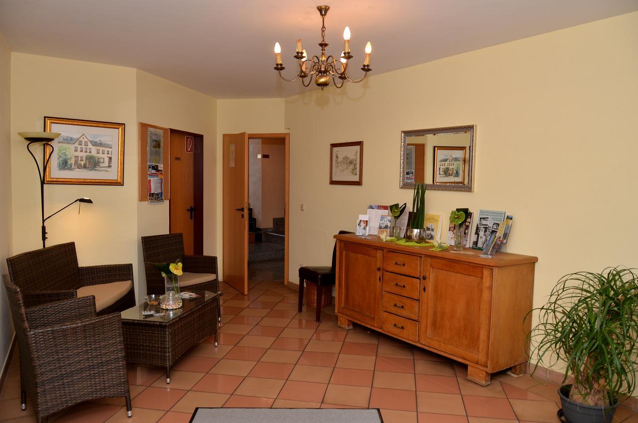 Gasthaus Zur Rebe Меринг Экстерьер фото
